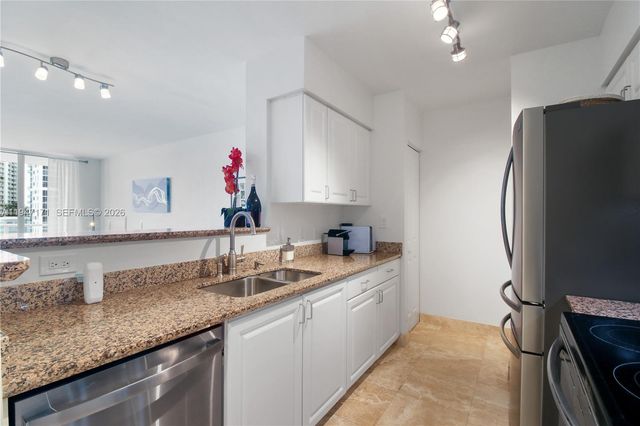 1155 S Brickell Bay Dr 805, Miami, FL 33131