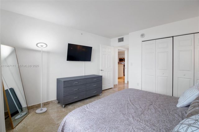 1155 S Brickell Bay Dr 805, Miami, FL 33131