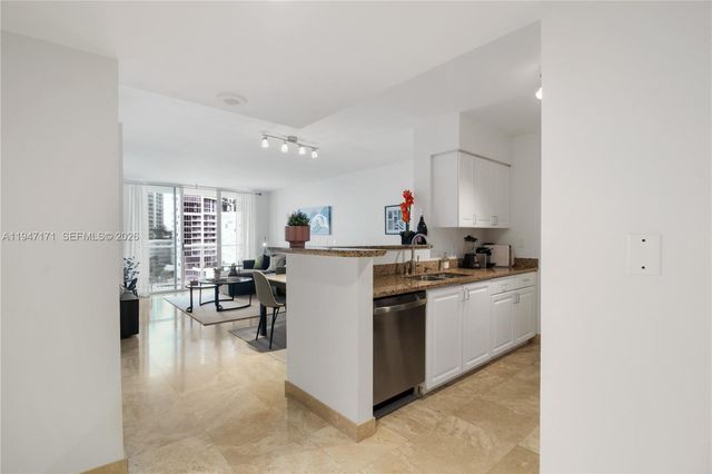 1155 S Brickell Bay Dr 805, Miami, FL 33131