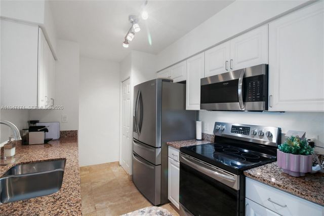 1155 S Brickell Bay Dr 805, Miami, FL 33131