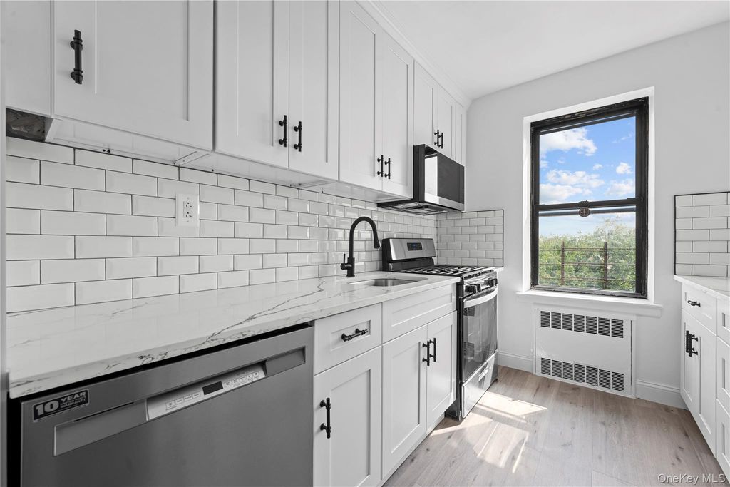 37-26 87th Street 5F, Jackson Heights, NY 11372 — exterior