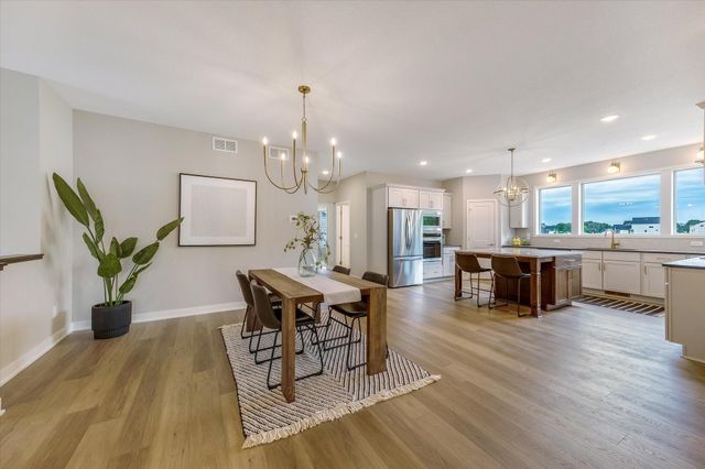 17755 Ellsworth Drive, Lakeville, MN 55044