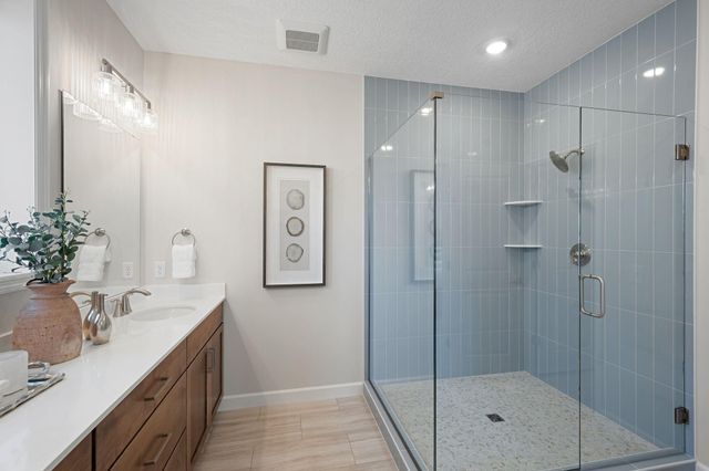 17755 Ellsworth Drive, Lakeville, MN 55044