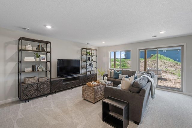 17755 Ellsworth Drive, Lakeville, MN 55044