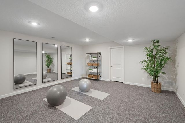 17755 Ellsworth Drive, Lakeville, MN 55044