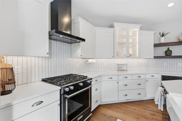 3004 Forrest Meadow Lane, Hiawatha, IA 52233