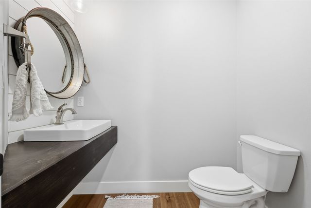 3004 Forrest Meadow Lane, Hiawatha, IA 52233