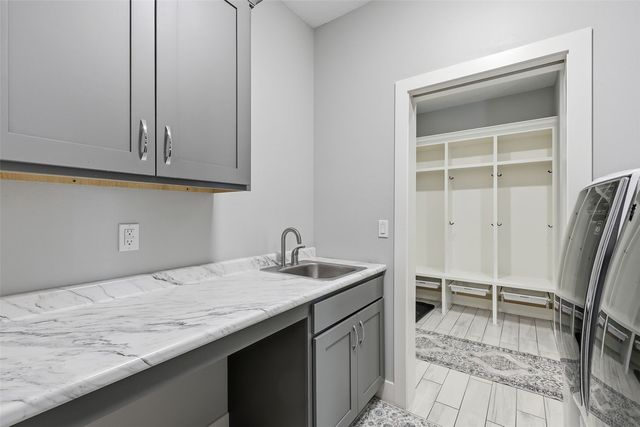 3004 Forrest Meadow Lane, Hiawatha, IA 52233