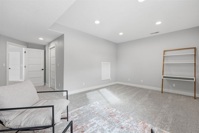 3004 Forrest Meadow Lane, Hiawatha, IA 52233