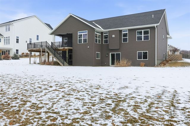 3004 Forrest Meadow Lane, Hiawatha, IA 52233