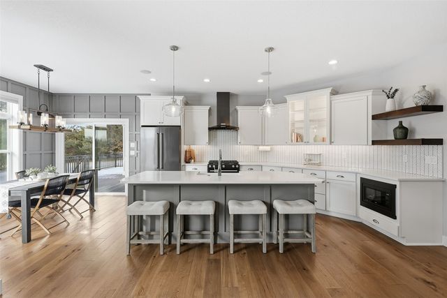 3004 Forrest Meadow Lane, Hiawatha, IA 52233