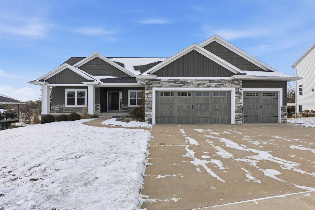 3004 Forrest Meadow Lane, Hiawatha, IA 52233