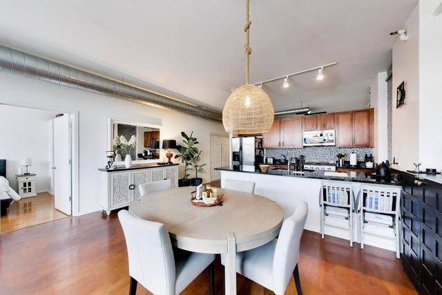 2323 W PERSHING Road 609, Chicago, IL 60609