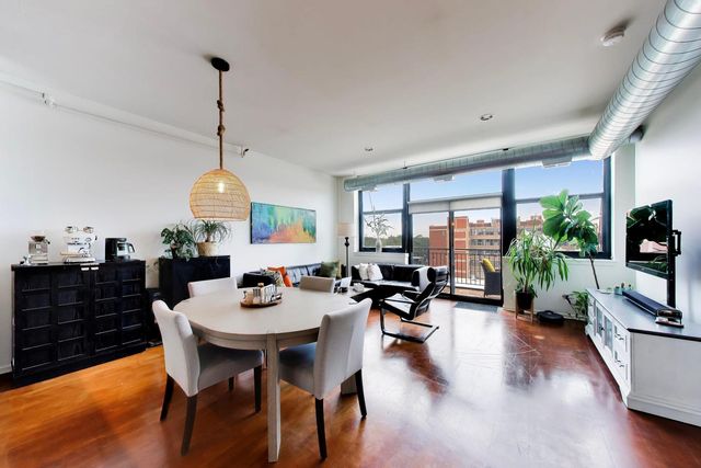 2323 W PERSHING Road 609, Chicago, IL 60609