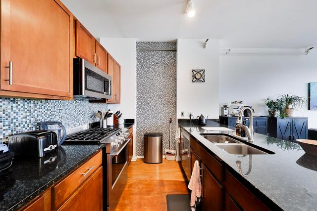 2323 W PERSHING Road 609, Chicago, IL 60609