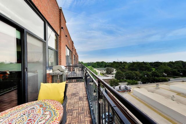 2323 W PERSHING Road 609, Chicago, IL 60609