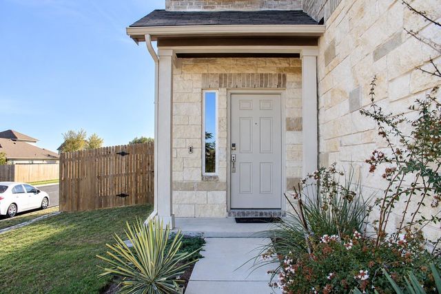 101 Unakite TRL, Liberty Hill, TX 78642