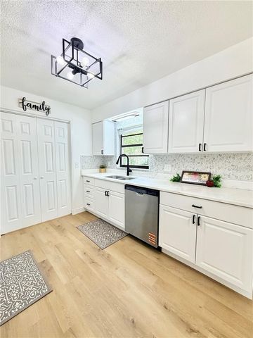 5240 SE 114TH PLACE, Belleview, FL 34420