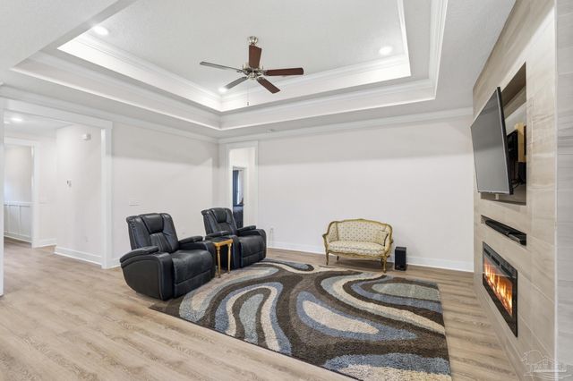 1928 Cambridge Park Dr, Gulf Breeze, FL 32563