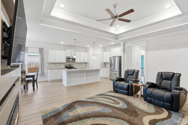 1928 Cambridge Park Dr, Gulf Breeze, FL 32563