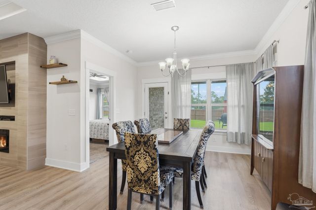 1928 Cambridge Park Dr, Gulf Breeze, FL 32563