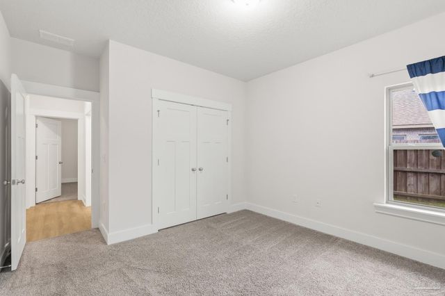 1928 Cambridge Park Dr, Gulf Breeze, FL 32563