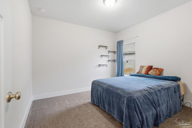 1928 Cambridge Park Dr, Gulf Breeze, FL 32563