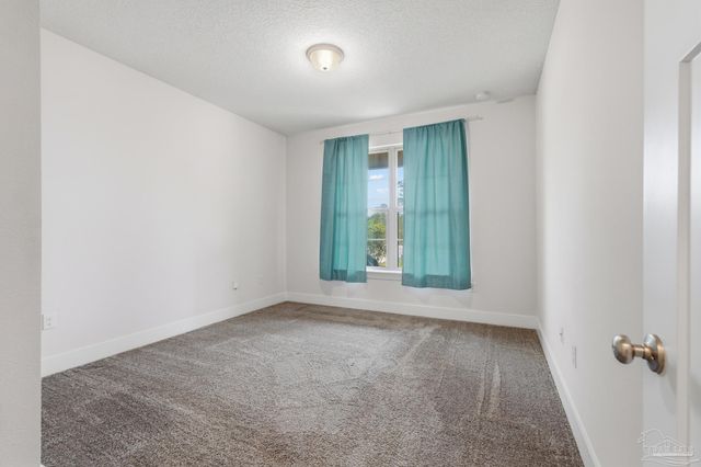 1928 Cambridge Park Dr, Gulf Breeze, FL 32563