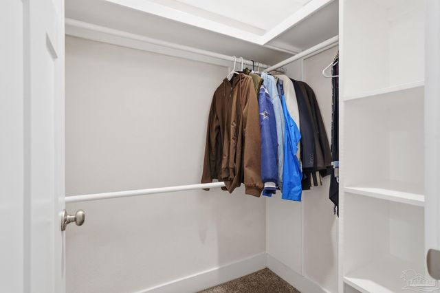 1928 Cambridge Park Dr, Gulf Breeze, FL 32563