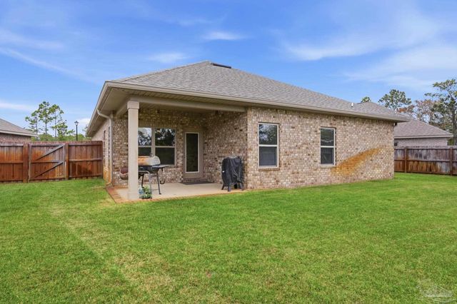 1928 Cambridge Park Dr, Gulf Breeze, FL 32563