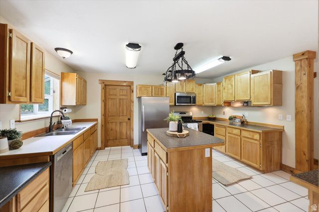 87 N LOAFER CANYON RD, Elk Ridge, UT 84651