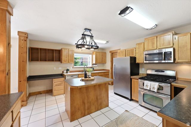 87 N LOAFER CANYON RD, Elk Ridge, UT 84651