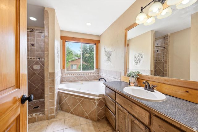 87 N LOAFER CANYON RD, Elk Ridge, UT 84651