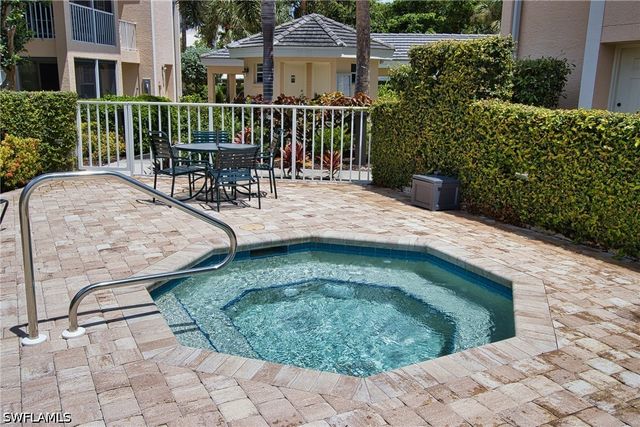 5637 Turtle Bay DR II-22, Naples, FL 34108