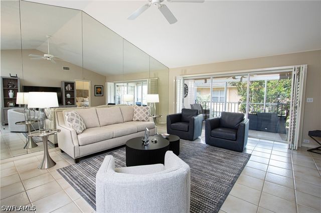 5637 Turtle Bay DR II-22, Naples, FL 34108