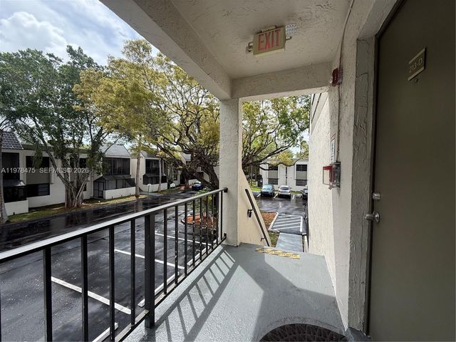 7949 SW 104 ST 213-D, Kendall, FL 33156