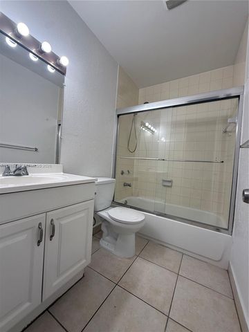 7949 SW 104 ST 213-D, Kendall, FL 33156