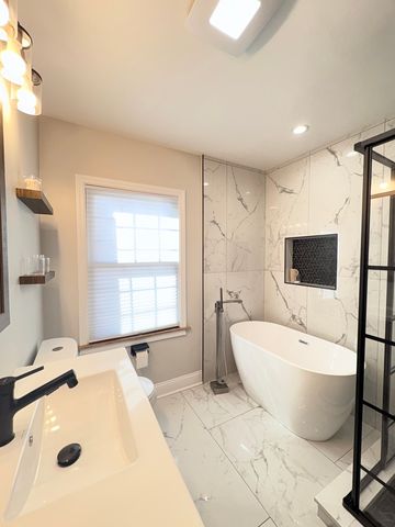 9619 S Oakley Avenue, Chicago, IL 60643