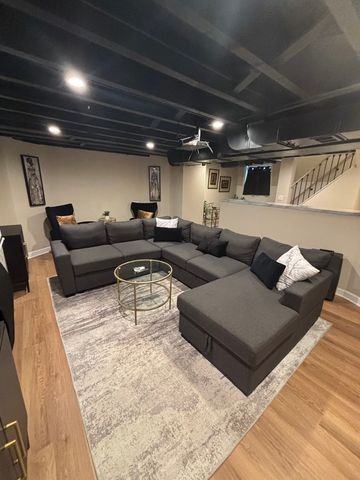 9619 S Oakley Avenue, Chicago, IL 60643