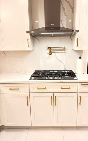 9619 S Oakley Avenue, Chicago, IL 60643