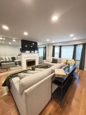 9619 S Oakley Avenue, Chicago, IL 60643