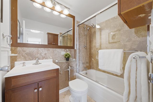 3550 N LAKE SHORE Drive 904, Chicago, IL 60657