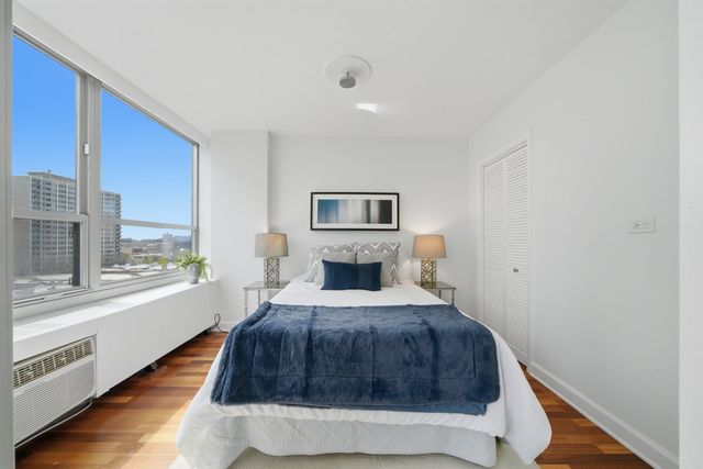 3550 N LAKE SHORE Drive 904, Chicago, IL 60657