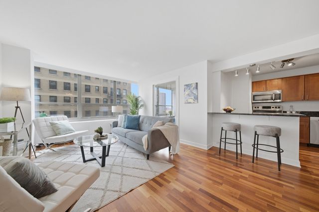 3550 N LAKE SHORE Drive 904, Chicago, IL 60657