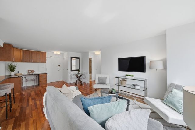 3550 N LAKE SHORE Drive 904, Chicago, IL 60657