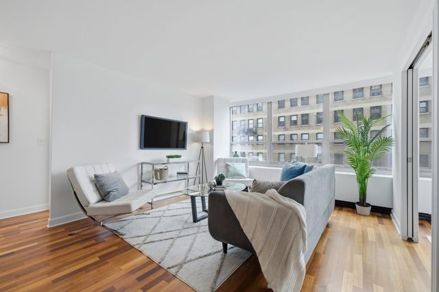 3550 N LAKE SHORE Drive 904, Chicago, IL 60657