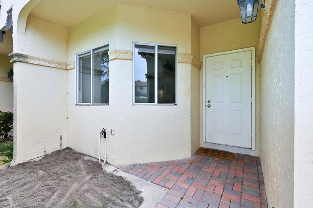6817 Via Regina, Boca Raton, FL 33433