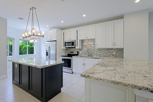 6817 Via Regina, Boca Raton, FL 33433