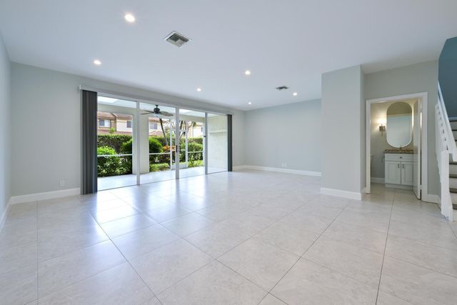 6817 Via Regina, Boca Raton, FL 33433