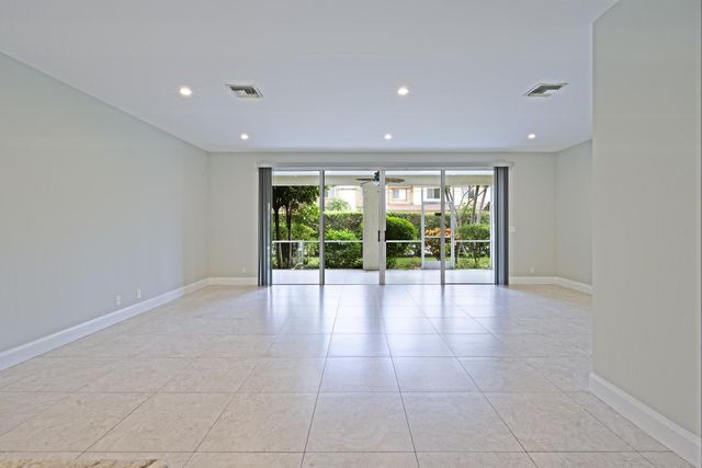 6817 Via Regina, Boca Raton, FL 33433